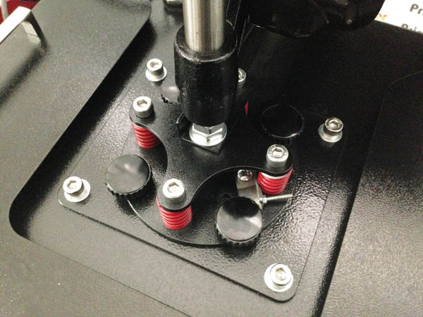 4 parafusos de fcil fixao para maior estabilidade do prato / 4 screws easy attachment
for increased stability of the plate