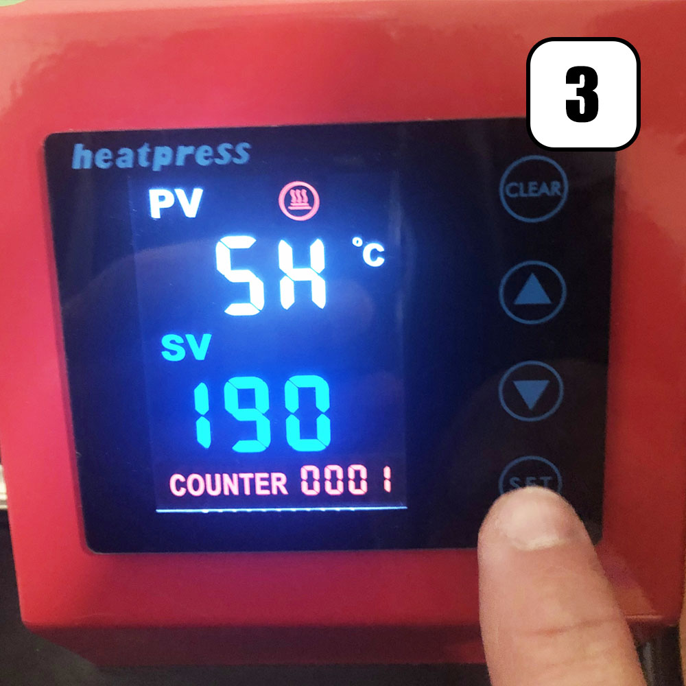 Procedimento para calibrao da prensa para estampagem de canecas: Regular a temperatura de estampagem.